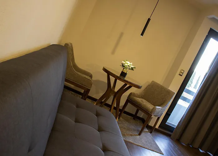 Estanza Hotel & Suites